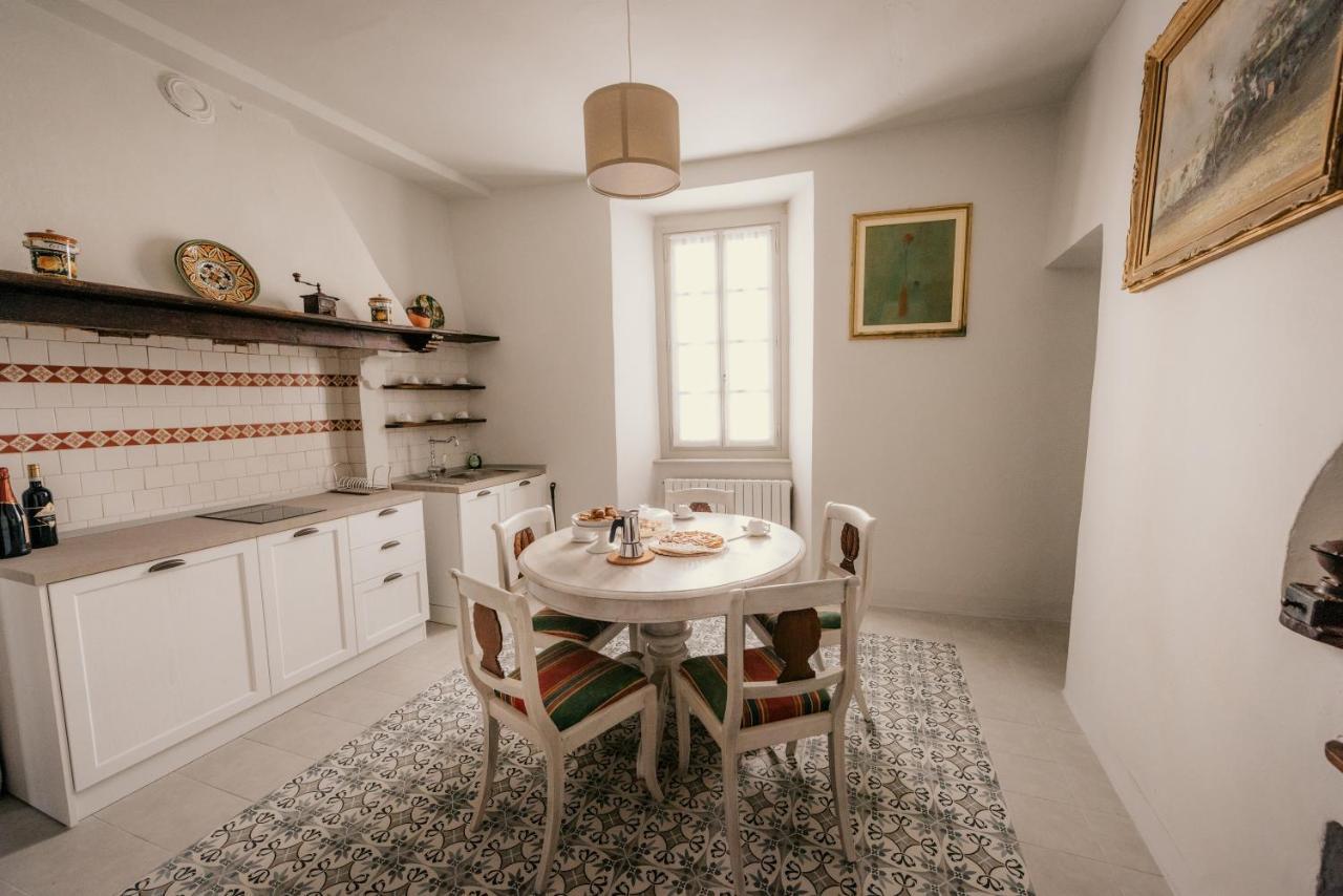 Casa Cecilia Apartment Santo Stefano Belbo Bagian luar foto